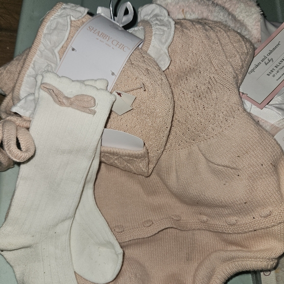 Sweater/knitted onsie bany blanket and funny mug/sippy cup/NEED GONE ASAP! - Picture 2 of 7